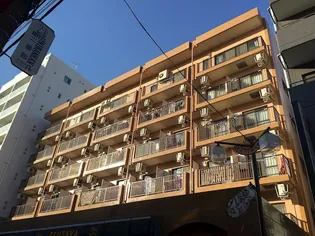 ファミーユビルの画像