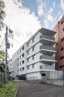 コスモリード新宿余丁町【3階】の外観