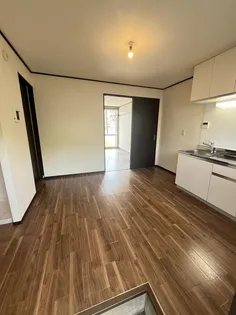 茜ハウスA棟【1階】の居間