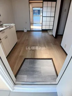 グリーンコーポ西阿倉川【2階】の玄関