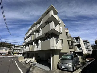 カーサヴェルゼ【1階】の外観