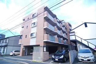 出屋敷館【4階】の外観