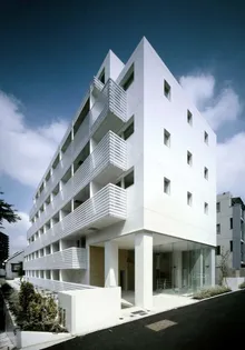 カスタリア市ヶ谷【2階】の外観