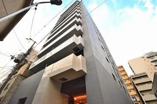 ウルバーノイリス【6階】の外観