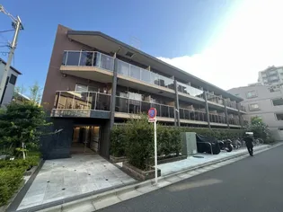 プレール・ドゥーク中野南台【1階】の外観