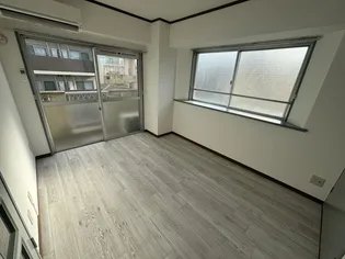 ルクール下荒田【5階】の外観