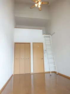 Lケープフラッツ【2階】の居間