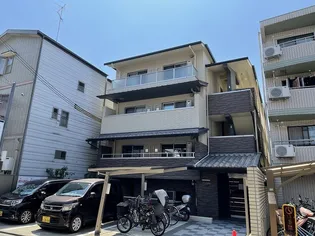 デルフィ【2階】の外観