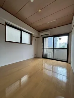 ユナイト上杉ビル【4階】の居間