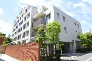 ランテンヌ四谷【3階】の外観