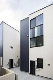 GRANT HOMES 上落合【2階】の外観