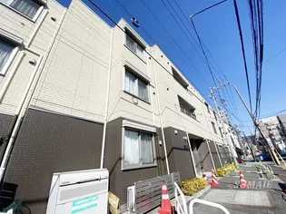 ヴィヴィアン【2階】の外観