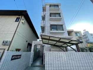 ホワイト指金【2階】の外観