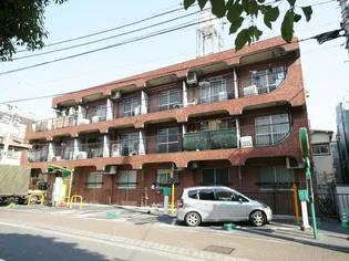 ナウルマンション【1階】の外観