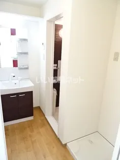 HIGH JUMP【1階】の内装