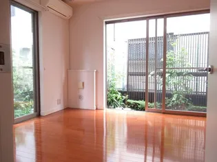 ロータスハウス【2階】の居間