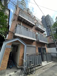 サリー市谷【3階】の外観