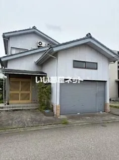 射水市新片町貸家の外観