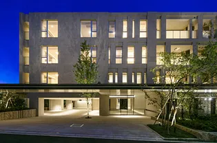 東京都港区南青山5【マンション】の外観