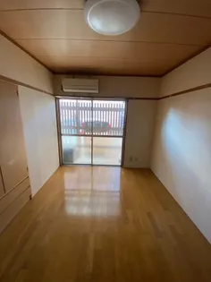 YDハイツ【1階】の居間