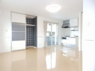 サン エクセル C棟【1階】の居間