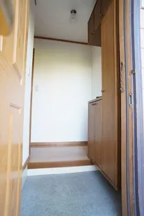 テラス・ロゼ【1階】の玄関