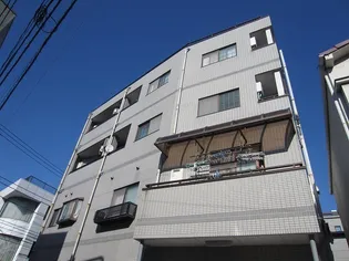 ガディル タガワの画像