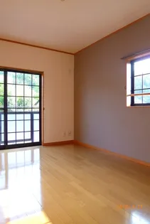 クローバー岡の内装