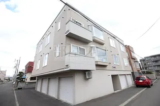 カーネガット【1階】の外観