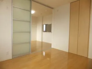 グレイス A棟【2階】の居間
