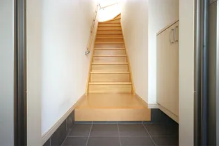 ひきだM6【2階】の玄関