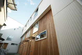 グランズ三軒茶屋【1階】の外観