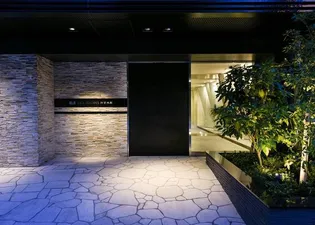 東京都新宿区大京町【マンション】の外観