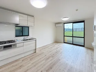 ストロベリーIIB【1階】の居間