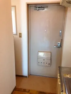 ヴィラ伸栄【3階】の玄関