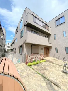 東京都新宿区大京町【マンション】の外観