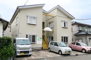 ラ・プベル伏見台【1階】の外観