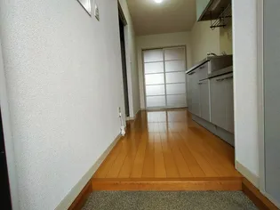 メモリースクエア【2階】の玄関