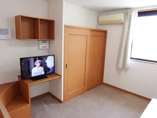 ティアラ松山【2階】の居間