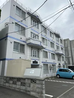 グランメールWEST9【1階】の外観