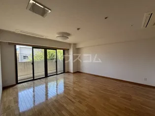 ドエルセントラル【3階】の居間