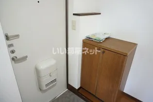 ピースフルII【2階】の玄関