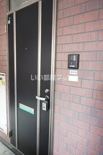 ピースフルII【2階】の玄関