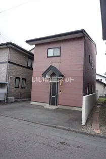 ピースフルII【2階】の外観