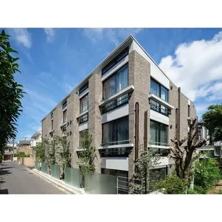 EST LARGO KOMAZAWAIIの画像