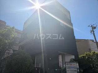 片瀬海岸3丁目ビルの外観