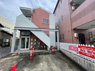 ALPINEANDO【1階】の外観