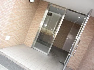 ロイヤルプレイス010の地図