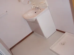 ロイヤルプレイス010の内装