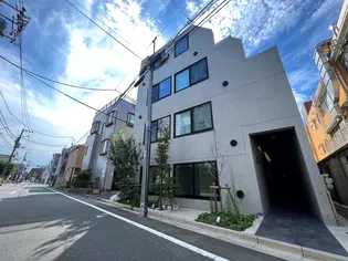 東京都新宿区西落合1【マンション】の外観